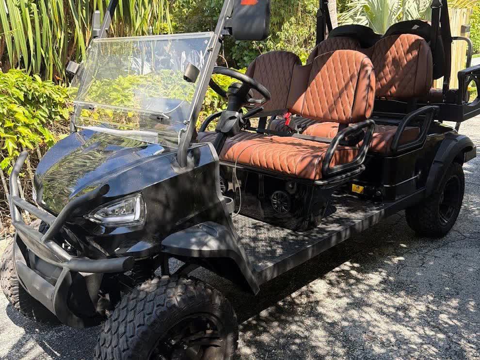 6-seat electric golf cart for rent — Delray Beach FL
